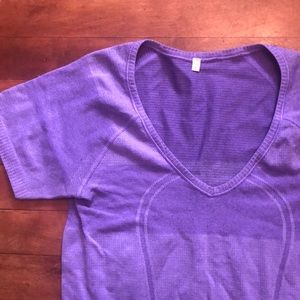 Lululemon T-shirt - purple